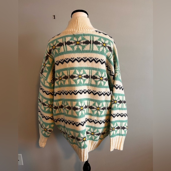 NWT AE Oversized Fairisle Mock Neck Women's Sweater Size Medium - Picture 11 of 13